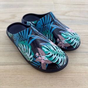 OOFOS Oocloog Hawaiian Flora Size US 12
